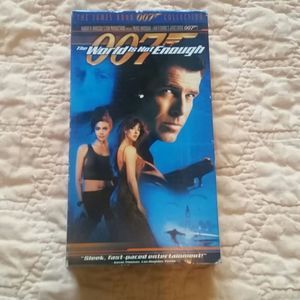 007 The World is not Enough vhs Movie